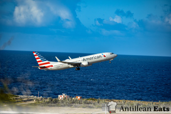 American Airlines - boeing 737 taking off from Curacao