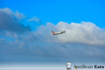 American Airlines - boeing 737 taking off from Curacao