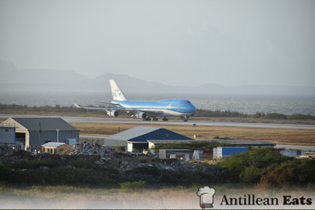 KLM - Boeing 747 landing at Curacao Airport