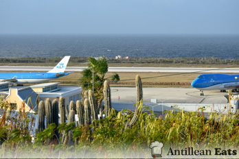 KLM - Boeing 747 taxiing at Curacao Airport