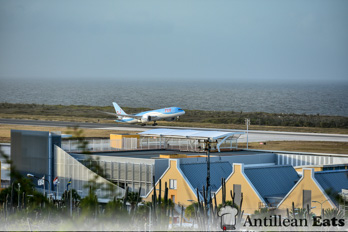 TUI Airlines - 767 taking off